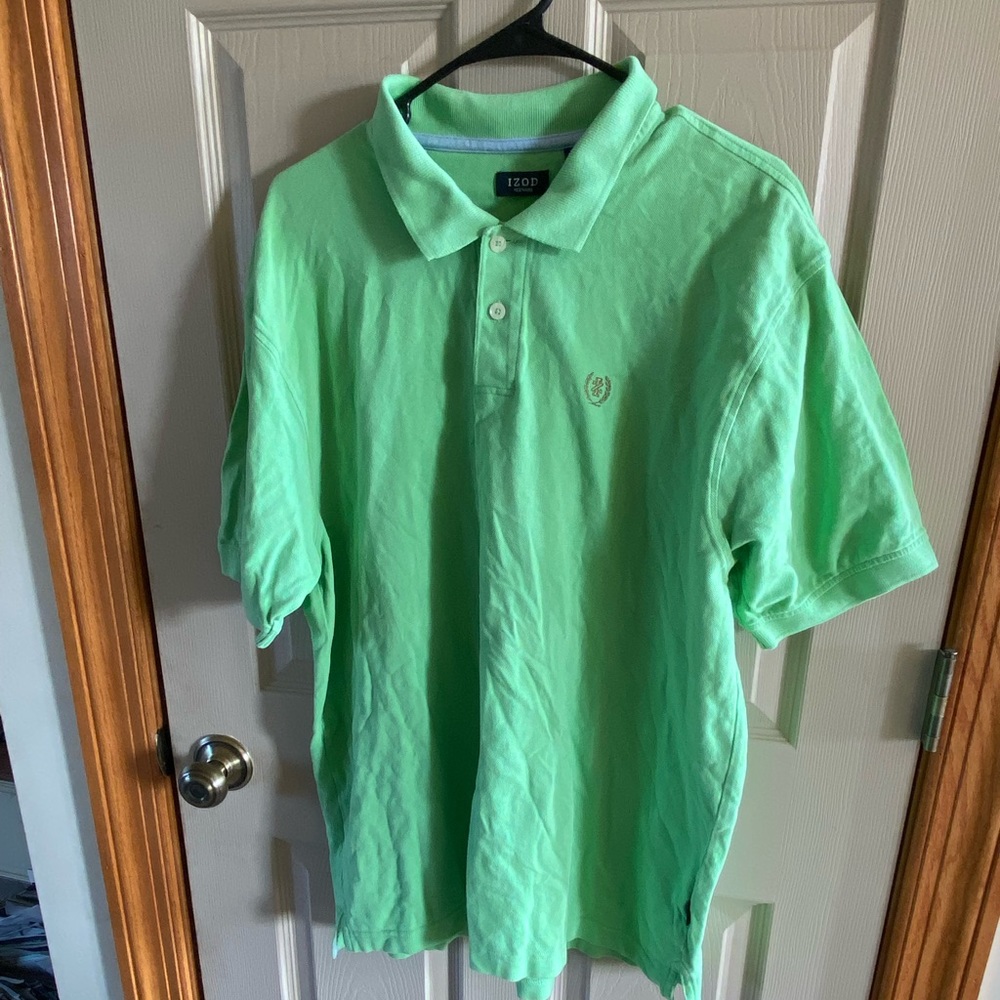 Men’s Izod size XL green polo shirt with buttons